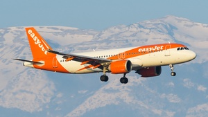 Photo of G-UZHR - Airbus A320-251N operated by easyJet