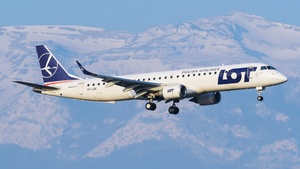 Photo of SP-LNE - Embraer ERJ-195LR operated by LOT Polish Airlines