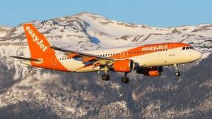 Photo of G-EZOI - Airbus A320-214 operated by easyJet