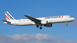 Photo of F-GTAK - Airbus A321-212 operated by Air France