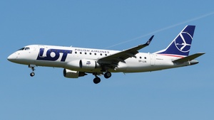 Photo of SP-LIA - Embraer ERJ-175STD operated by LOT Polish Airlines