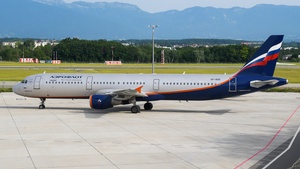 Photo of VP-BOE - Airbus A321-211 operated by Aeroflot