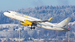 Photo of EC-MJC - Airbus A320-232 operated by Vueling