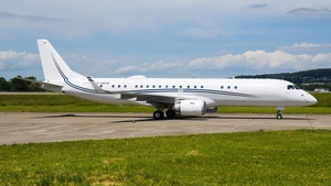 Photo of D-AWOW - Embraer Lineage 1000 operated by Air Hamburg