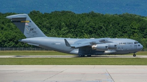 Photo of 00-0185 - Boeing C-17A Globemaster III operated by US Air Force