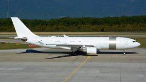 Photo of A7-HHM - Airbus A330-202 operated by Qatar Amiri Flight