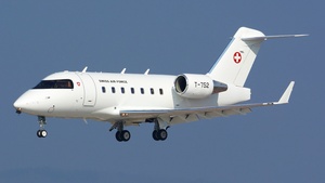 Photo of T-752 - Bombardier Challenger 604 operated by Swiss Air Force