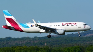 Photo of D-AEWN - Airbus A320-214 operated by Eurowings
