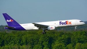 Photo of N917FD - Boeing 757-23A(SF) operated by FedEx