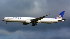 Photo of N2332U - Boeing 777-322(ER) operated by United Airlines