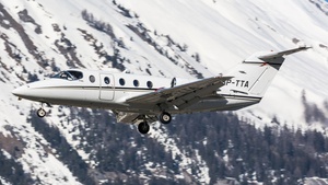 Photo of SP-TTA - Hawker Beechcraft 400XP operated by Smart Jet