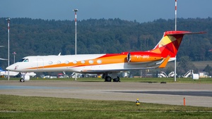 Photo of VT-BRS - Gulfstream GV-SP (G550) operated by Grasim Industries