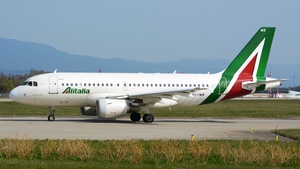 Photo of EI-IMB - Airbus A319-112 operated by Alitalia