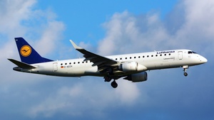 Photo of D-AECH - Embraer ERJ-190LR operated by Lufthansa CityLine