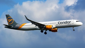 Photo of D-AIAG - Airbus A321-211 operated by Condor
