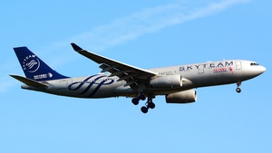 Photo of B-5908 - Airbus A330-243 operated by China Eastern Airlines