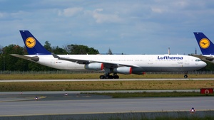 Photo of D-AIFC - Airbus A340-313 operated by Lufthansa