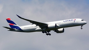 Photo of PR-XTI - Airbus A350-941 operated by LATAM Airlines Brasil