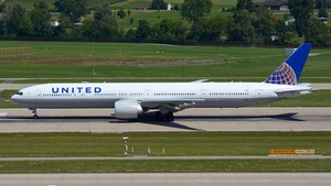 Photo of N2136U - Boeing 777-322(ER) operated by United Airlines