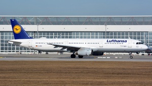 Photo of D-AIRX - Airbus A321-131 operated by Lufthansa