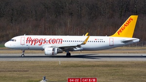 Photo of TC-DCH - Airbus A320-216 operated by Pegasus Airlines