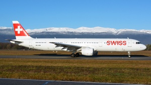 Photo of HB-IOM - Airbus A321-212 operated by Swiss International Air Lines