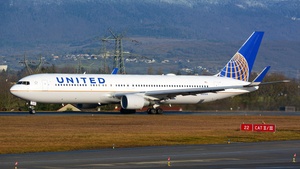 Photo of N661UA - Boeing 767-322(ER) operated by United Airlines