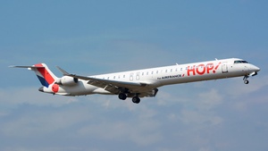 Photo of F-HMLD - Bombardier CRJ-1000EL operated by Air France HOP