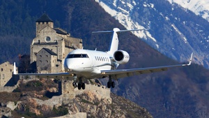 Photo of G-DAYR - Bombardier Challenger 605 operated by Gama Aviation UK