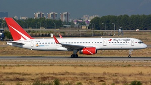 Photo of VQ-BTR - Boeing 757-28A operated by Royal Flight