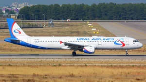 Photo of VQ-BCX - Airbus A321-211 operated by Ural Airlines