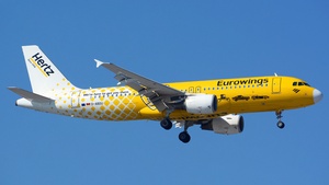 Photo of D-ABDU - Airbus A320-214 operated by Eurowings