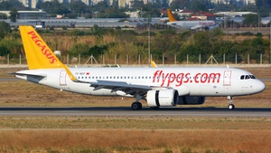 Photo of TC-NCF - Airbus A320-251N operated by Pegasus Airlines