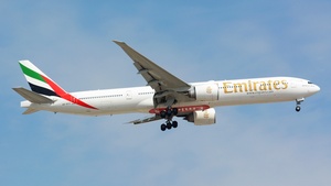 Photo of A6-ECX - Boeing 777-31H(ER) operated by Emirates
