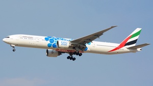 Photo of A6-EPD - Boeing 777-31H(ER) operated by Emirates