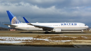 Photo of N648UA - Boeing 767-322(ER) operated by United Airlines