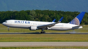 Photo of N657UA - Boeing 767-322(ER) operated by United Airlines