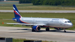 Photo of VQ-BED - Airbus A321-211 operated by Aeroflot