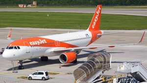 Photo of OE-IVB - Airbus A320-214 operated by easyJet Europe