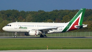 Photo of EI-IML - Airbus A319-112 operated by Alitalia