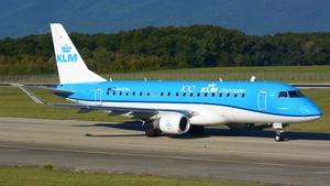 Photo of PH-EXM - Embraer ERJ-175STD operated by KLM Cityhopper