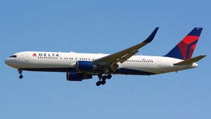 Photo of N173DZ - Boeing 767-332(ER) operated by Delta Air Lines