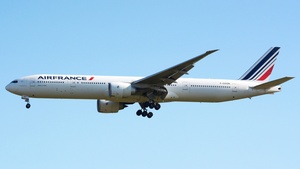 Photo of F-GSQN - Boeing 777-328(ER) operated by Air France