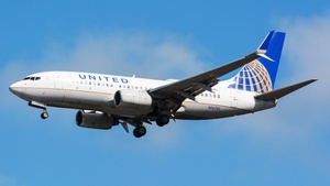 Photo of N16701 - Boeing 737-724 operated by United Airlines
