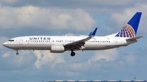 Photo of N76504 - Boeing 737-824 operated by United Airlines
