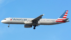 Photo of N579UW - Airbus A321-231 operated by American Airlines