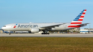 Photo of N752AN - Boeing 777-223(ER) operated by American Airlines