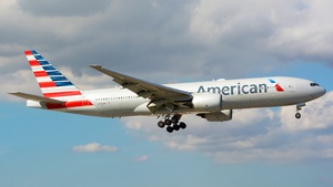 Photo of N772AN - Boeing 777-223(ER) operated by American Airlines