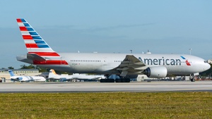 Photo of N773AN - Boeing 777-223(ER) operated by American Airlines