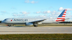 Photo of N556UW - Airbus A321-231 operated by American Airlines